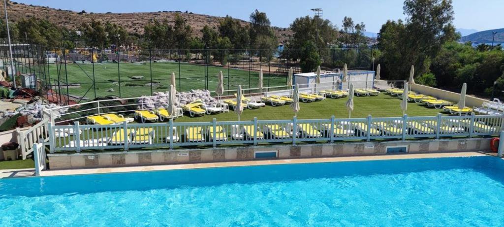 Eken Resort Hotel Bodrum ภายนอก รูปภาพ