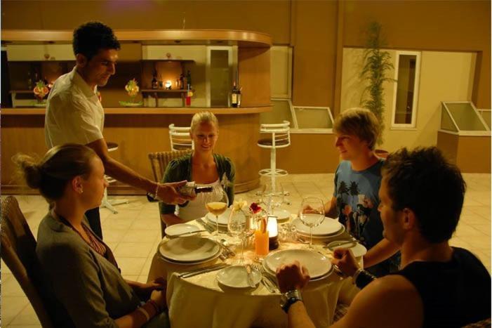 Eken Resort Hotel Bodrum ภายนอก รูปภาพ