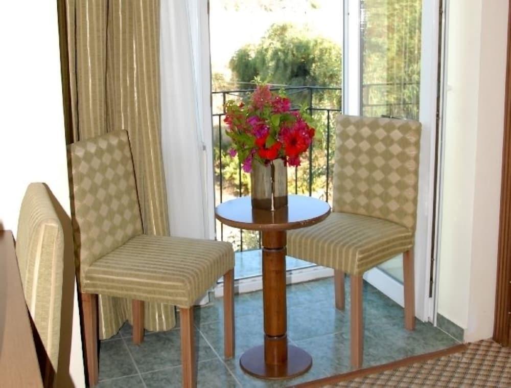 Eken Resort Hotel Bodrum ภายนอก รูปภาพ